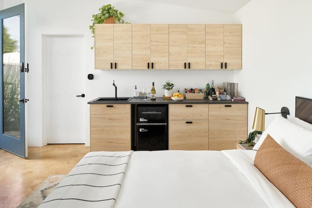 Apartment Lux With Pool Hot Tub Cold Plunge Oasis *